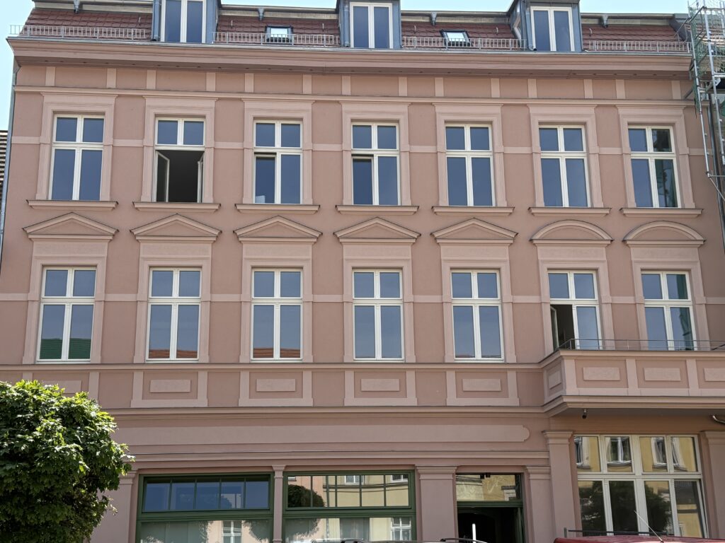 Sanierte Altbaufassade Neuruppin Bauring Hochbau GmbH