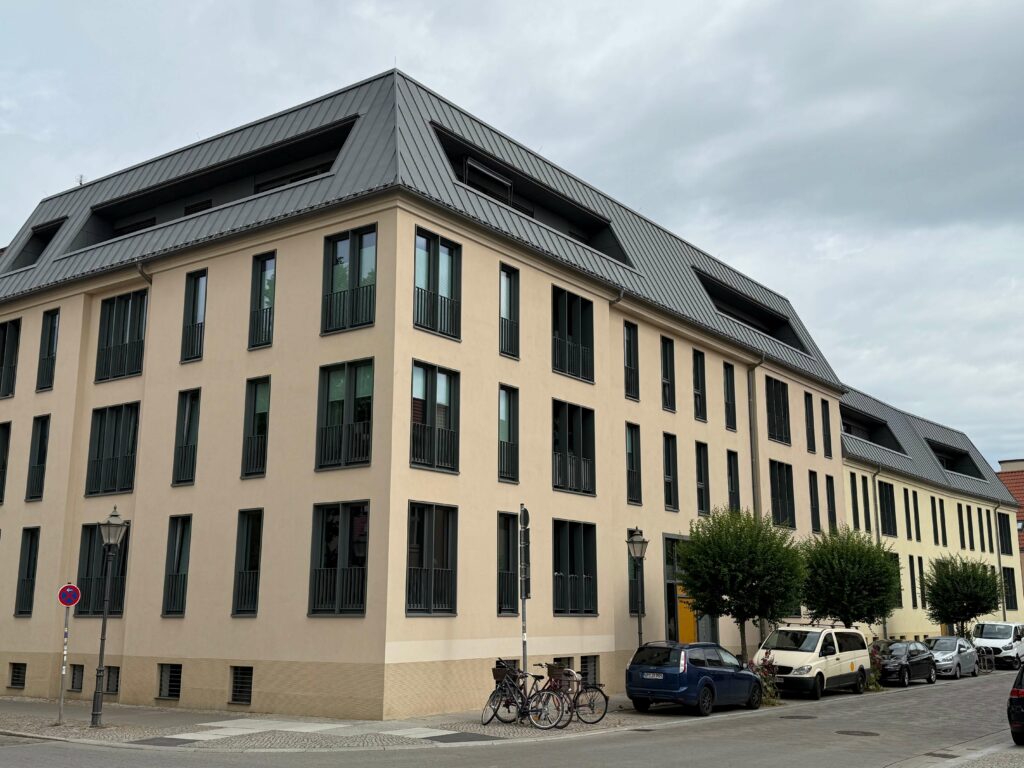 Dachdecker, Zink-Stehfalzdeckung Bauring Hochbau GmbH Neuruppin